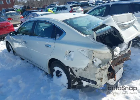 2015 Nissan Altima 2.5 S z USA, uszkodzony, nr VIN 1N4AL3AP8FC258109